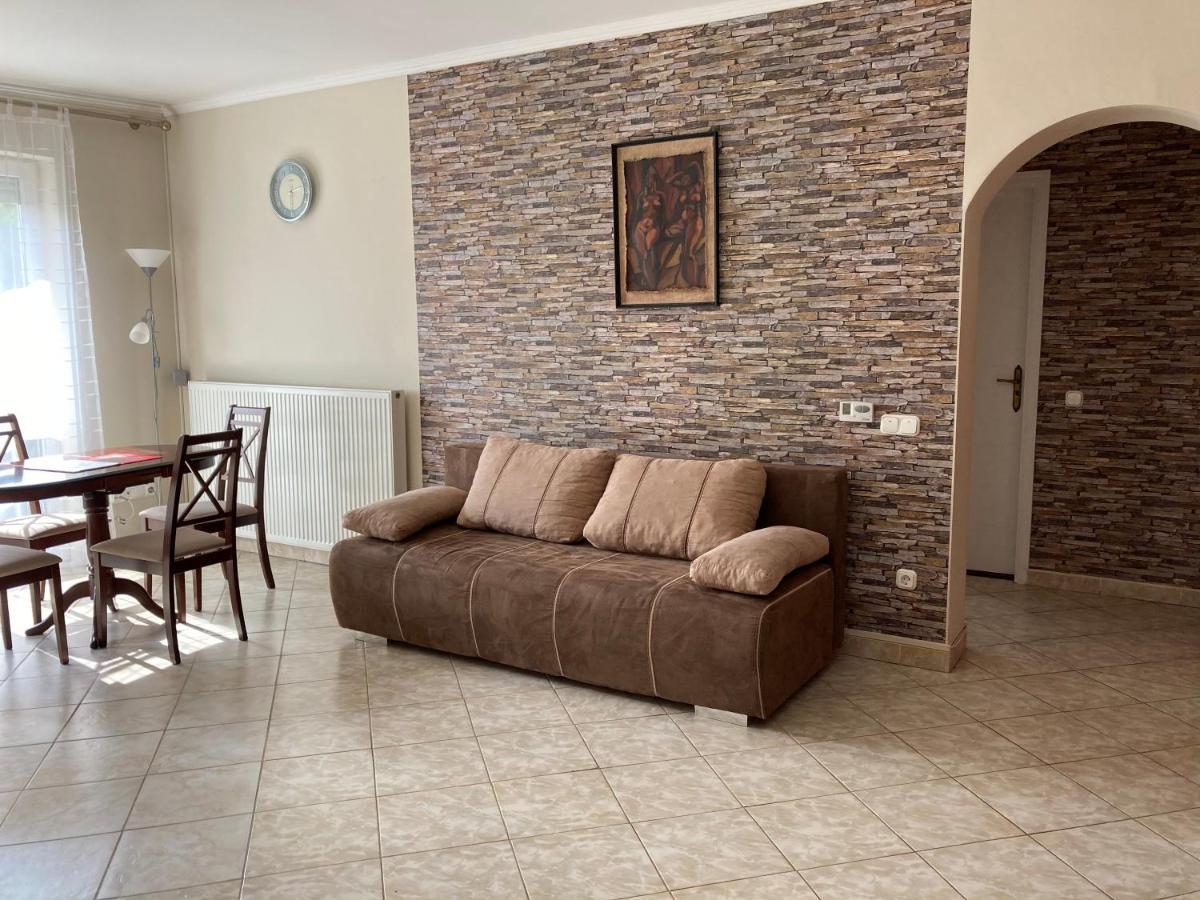 Kristaly Apartman Eger Extérieur photo