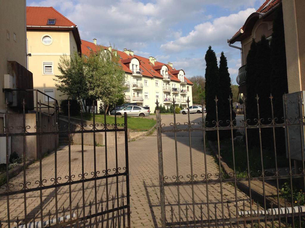 Kristaly Apartman Eger Extérieur photo